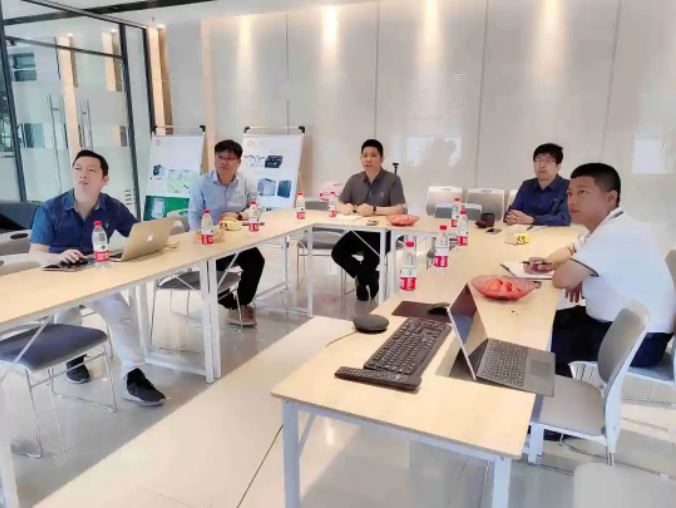 中易召开大模型AI产品及算力研讨会 中易召开大模型AI产品及算力研讨会
